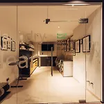 Harry's &
