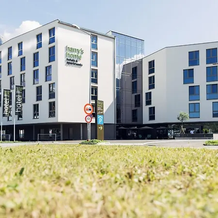 Hotel Harry's & *
