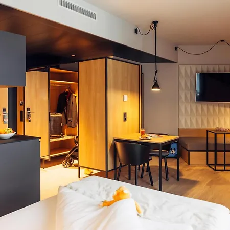 Hotel Harry's &